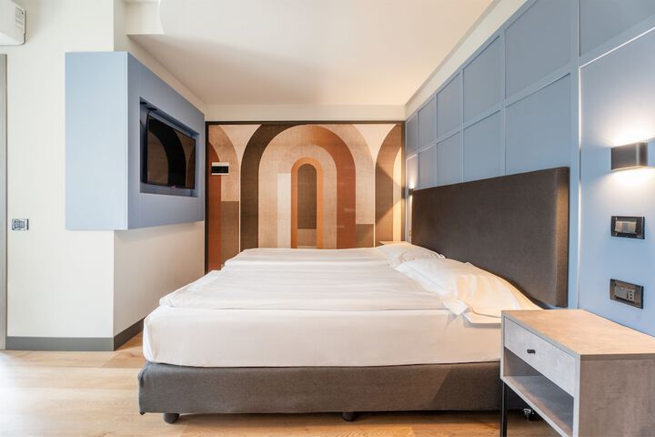 Room 42 of 138