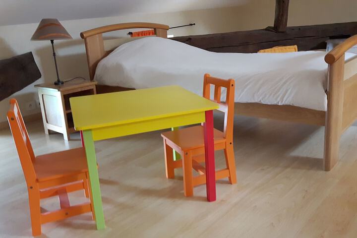 Room 11 of 28