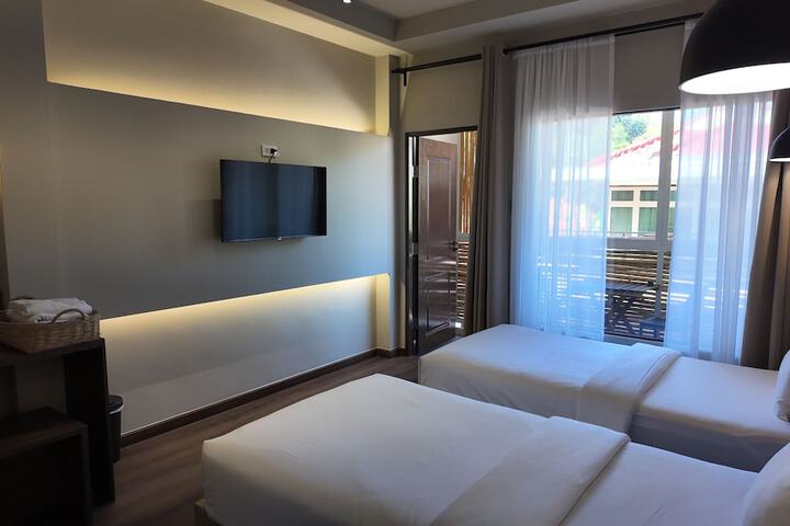 Room 52 of 94