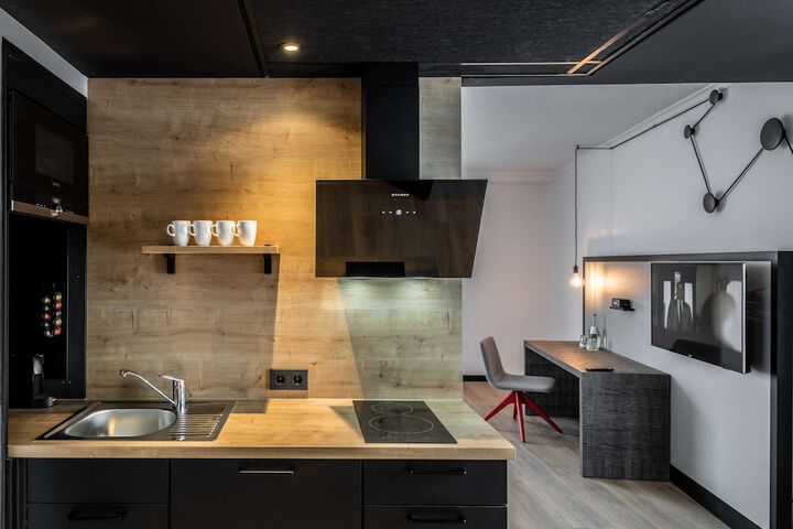 Room 10 of 50