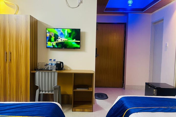 Room 13 of 21