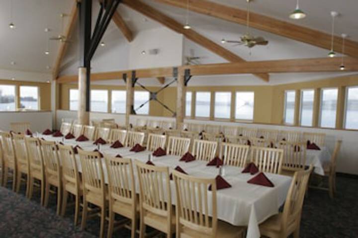 Ballroom/Hall 139 of 210