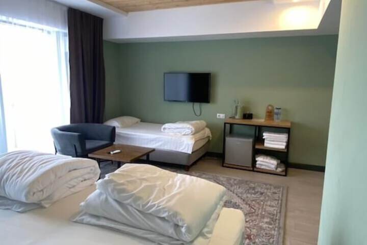 Room 3 of 38