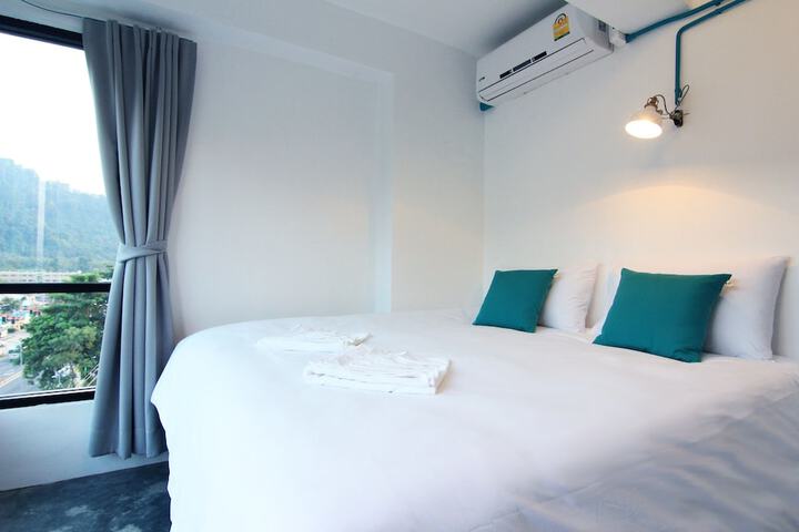 Room 5 of 50