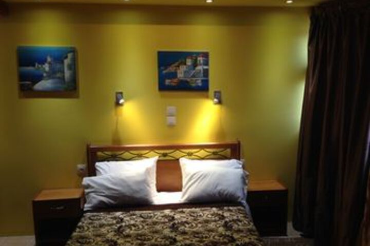 Room 17 of 49