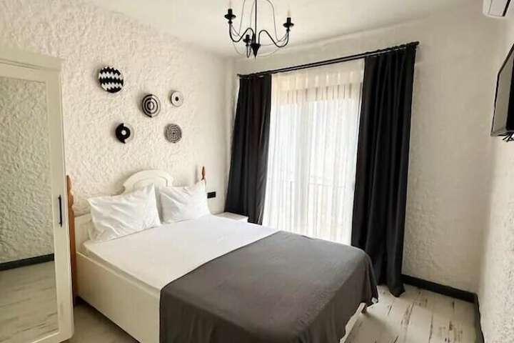 Room 4 of 29