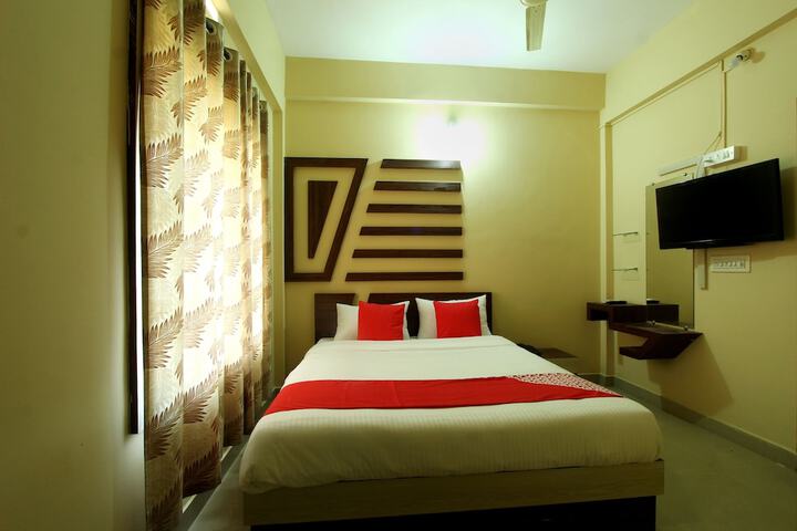 Room 13 of 18