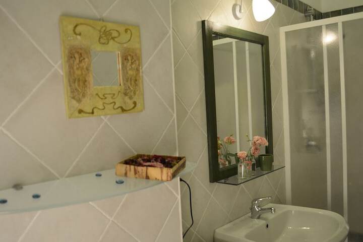 Room 19 of 35