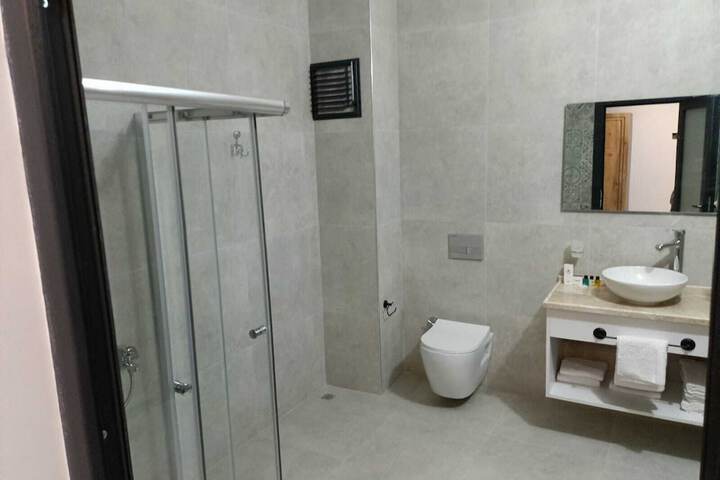 Room 70 of 115