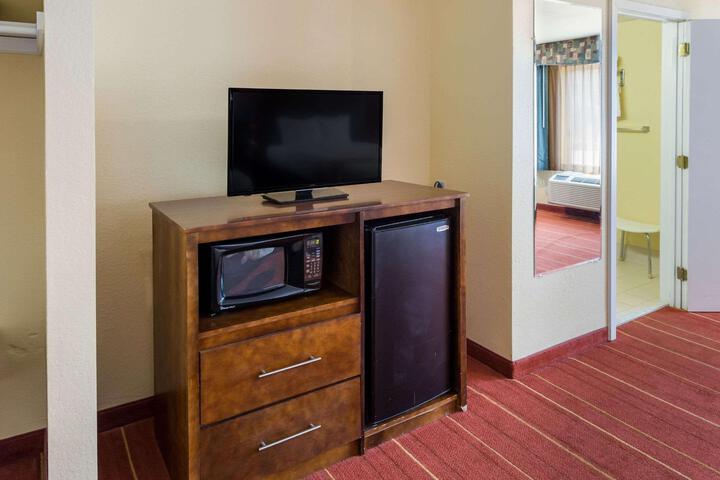 Standard Room, King or Two Doubles (1 of 2)