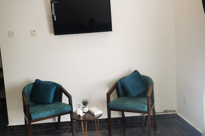 Room 3 of 13