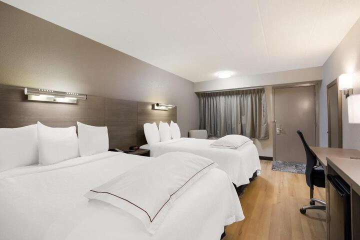 2 Double Beds (1 of 9)