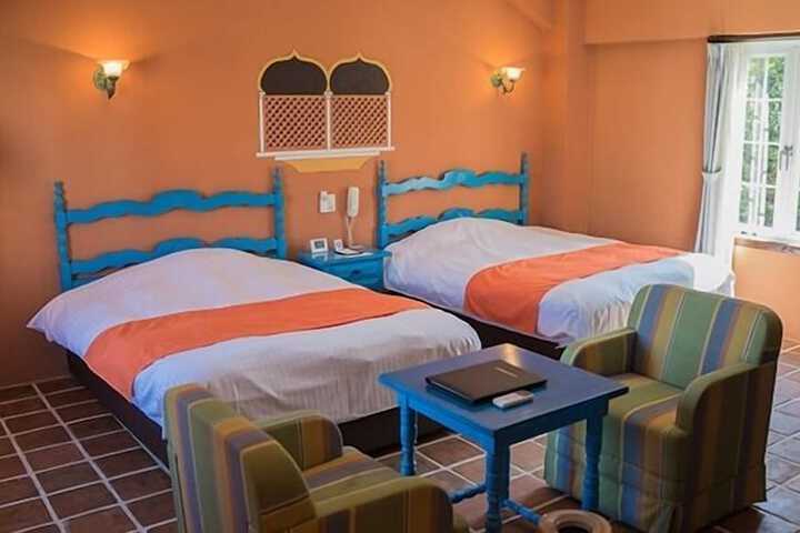 Room 3 of 65