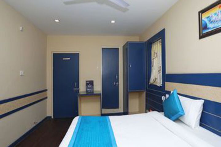 Room 10 of 21