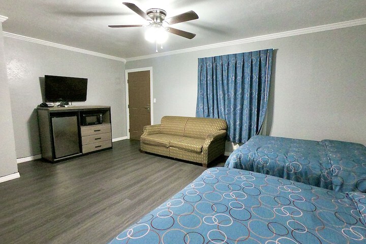 Room 3 of 35