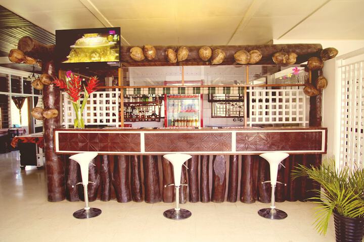 Lounge 43 of 58