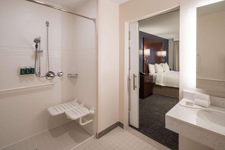 Hearing Accessible Studio Suite King (2 of 14)