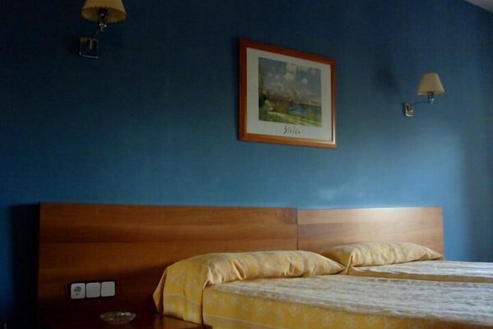 Room 5 of 20
