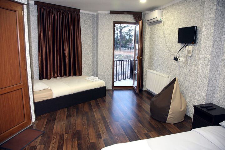 Room 8 of 23