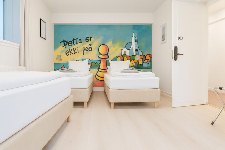 Room 10 of 36