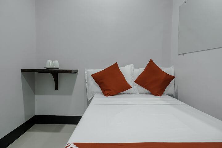 Room 16 of 28
