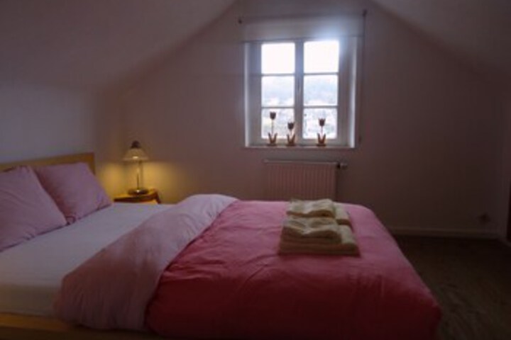 Room 10 of 30