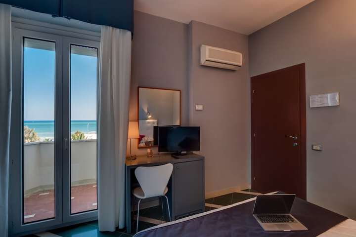 Room 3 of 51
