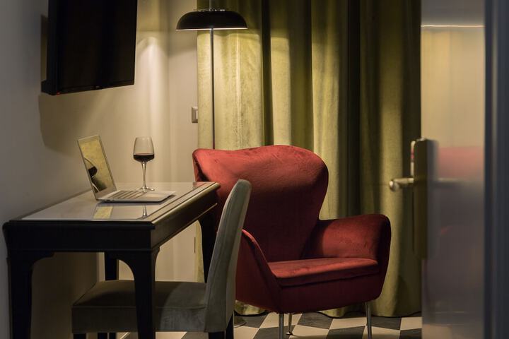 Room 16 of 61