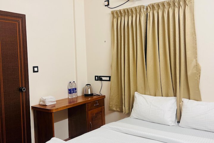 Room 4 of 13