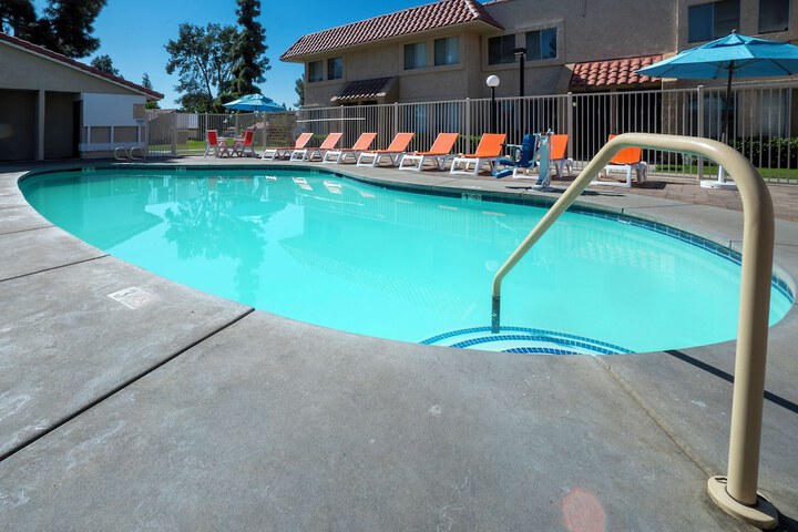 Pools & Facilities