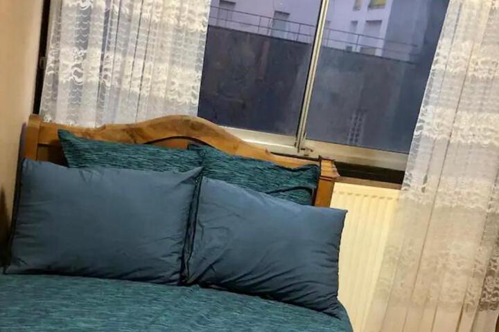 Male dorm shared room 