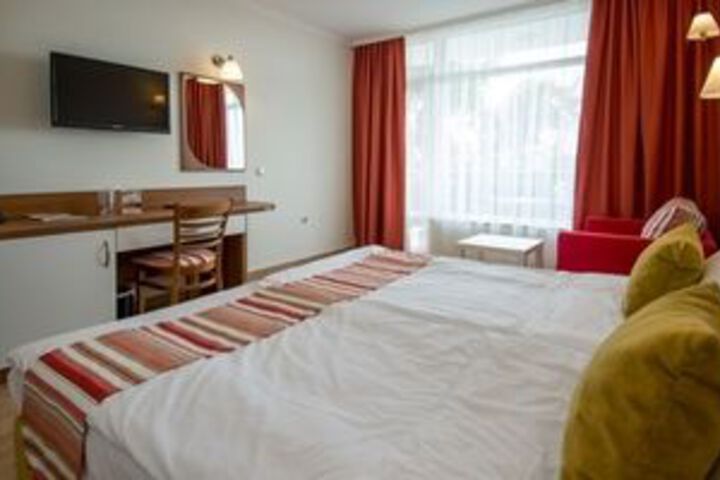 Room 37 of 106