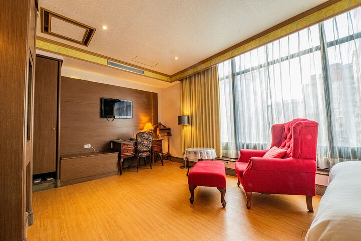 Room 30 of 68