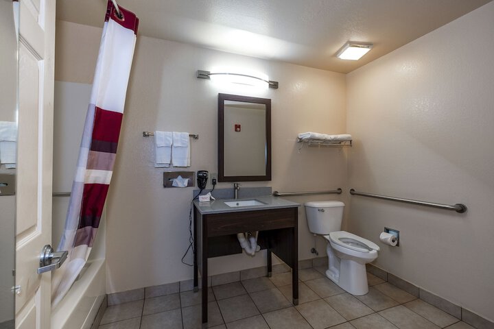 ADA Accessible Deluxe King (3 of 22)
