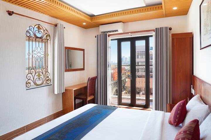 Room 10 of 31