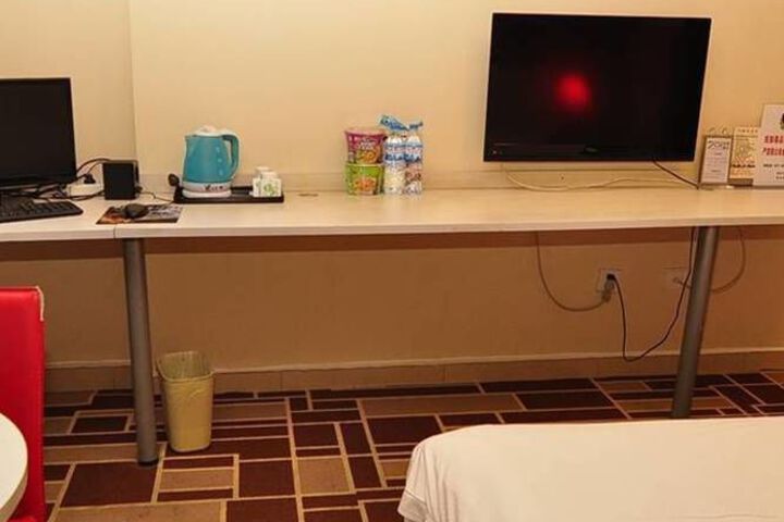 Room 83 of 90