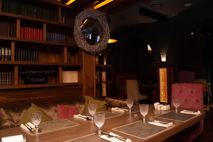 Dining 39 of 43