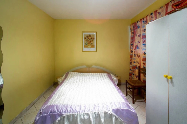Room 3 of 11