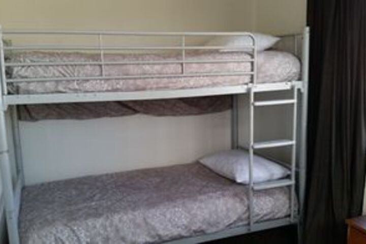 Room 8 of 12