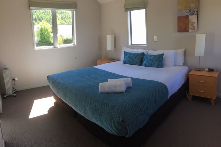 Room 4 of 18