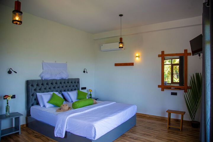 Room 3 of 71