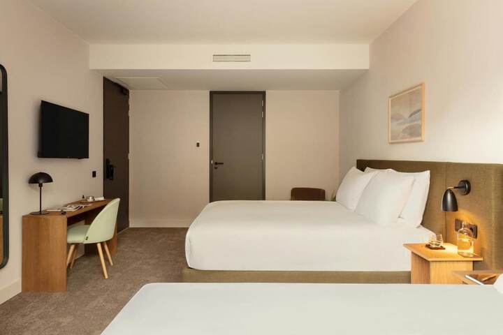 Room 16 of 27