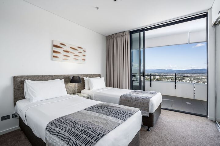 Room 18 of 80