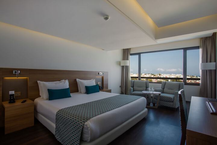 Room 10 of 51
