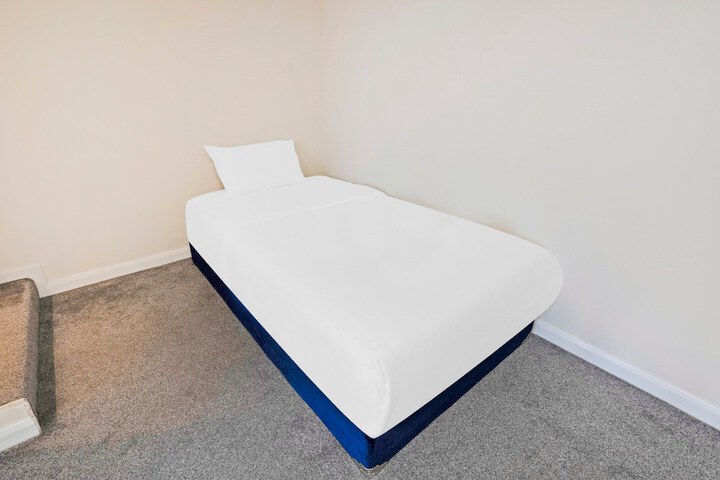 Room 21 of 83