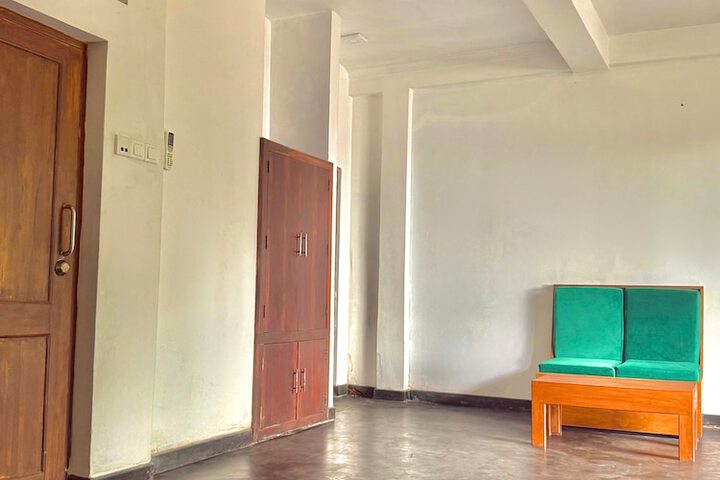 Room 18 of 93
