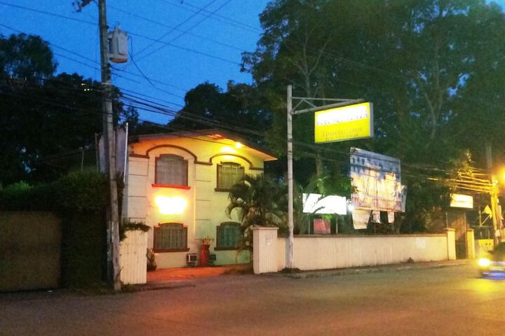 REGENCY PLAZA TOURIST INN