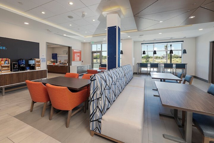 Breakfast/Coffee Service 29 of 37