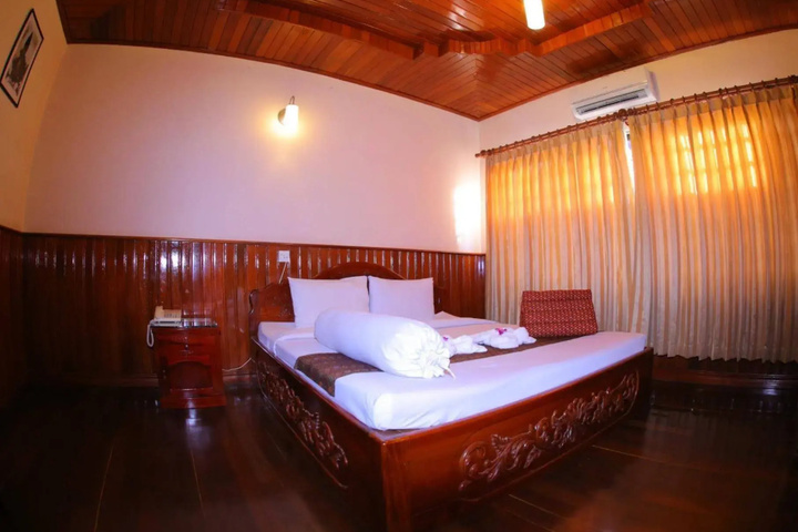 Room 6 of 23