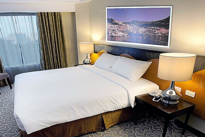 Room 6 of 95